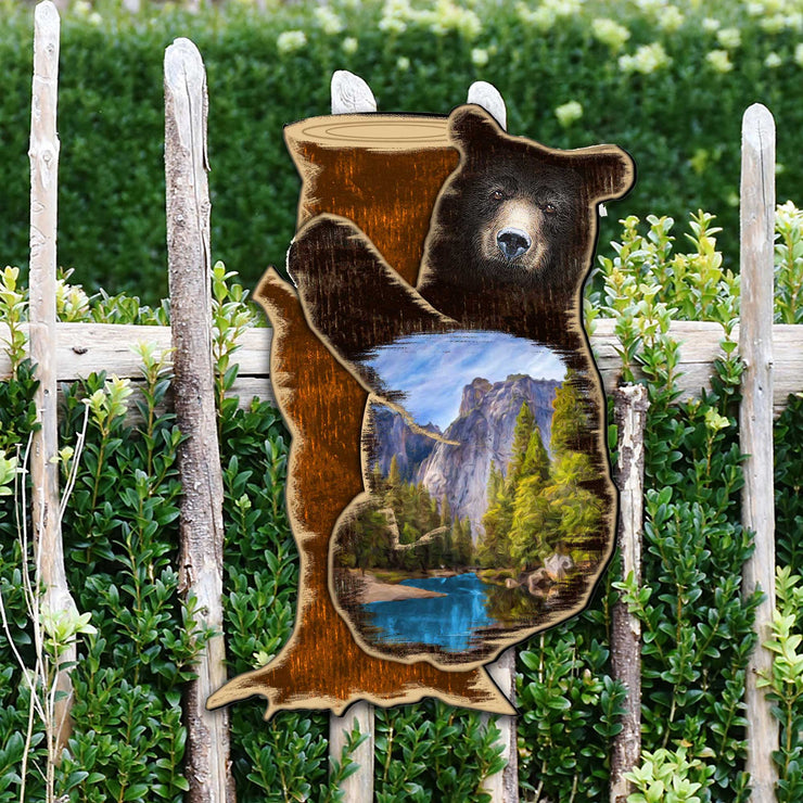 Climbing Bear Wildlife Decor by G. DeBrekht - Designocracy - 81982153M - Freeyouthzbandz