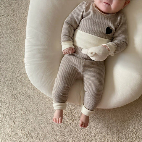 Autumn Arrival Baby Unisex Long Sleeves Heart and Striped Pattern Onesies and Pants Sets