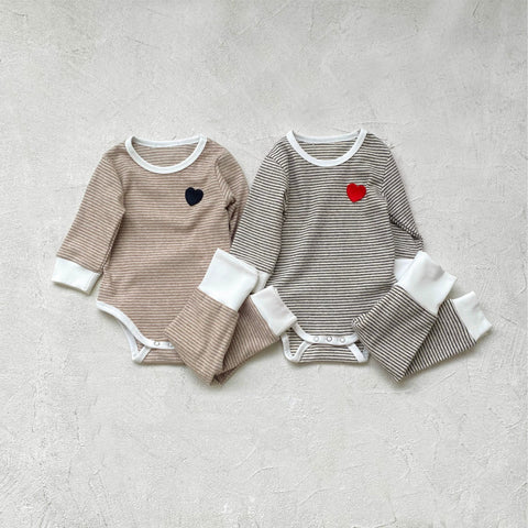 Autumn Arrival Baby Unisex Long Sleeves Heart and Striped Pattern Onesies and Pants Sets